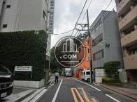 前面道路四谷駅方面