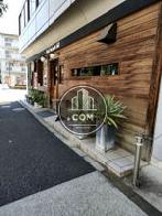 １階は素敵なカフェが入居中