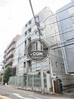 コンクリートの打ち放しをベースに構築
