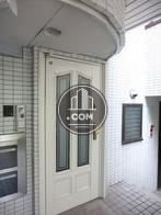 洋風のデザインのドアです