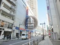 駅前の繁華街エリアです