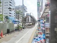幅広い歩道