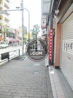 沢山の店舗が建ち並ぶエリア