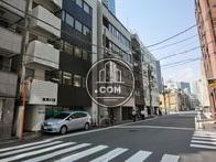 車通りと人通りの少ない道路です