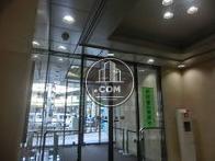 天井までガラス面で外部からの光をしっかり取り入れています