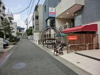 西側は住宅地です。落ち着いた雰囲気が感じられます