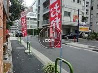 正面玄関から左側の風景です