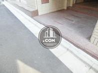 玄関前の床面です