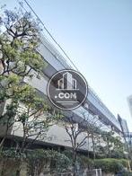 幅広いバルコニー