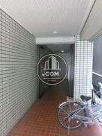 白を基調としたタイルで作られています