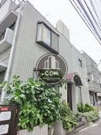 落ち着いた色調の壁面