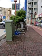 建物前の歩道