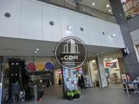 店舗が数店入っています