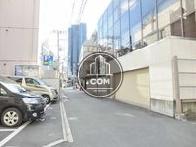 コインパーキングのある側面通り
