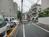 周辺は住宅街です。