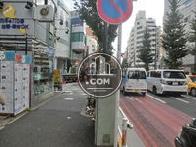 人通りも多く賑やかです