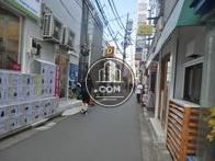 裏通りです