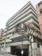 層に厚みの感じられる建物