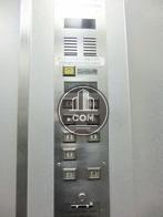 エレベーター内の操作面