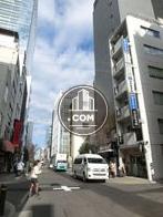 三越前駅へ向かう公道です