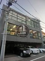 大きなガラス面です