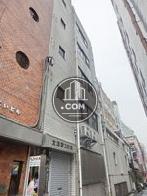 隣地の建物とつながった造りをしております