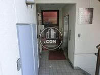 エントランス部分にはテナント案内板があります