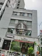 地上4階建てです