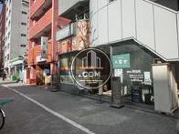1階は店舗が入っています