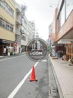 玄関前の歩道