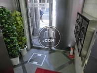コンパクトなエントランス内