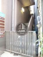 鉄扉の設置された階段口