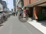前面の歩道です