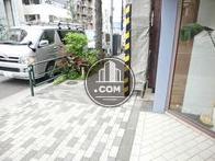 神宮前・千駄ヶ谷方面の歩道