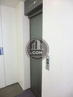 コンパクトなエレベーターホール