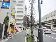 人通りのそれほど多くないエリア