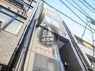 玄関口から見上げた様子