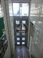 ドット調のお洒落な扉です