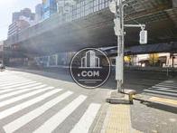 すぐ目の前には首都高速道路が通っております