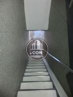 階段はやや幅の狭くなっております