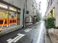 側面は静かな通りです