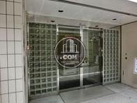 お洒落なガラスブロックが目を惹きます
