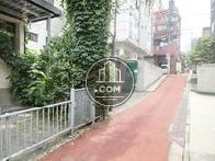 緩やかな傾斜面沿い