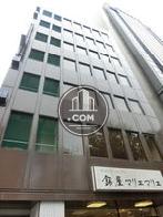 レトロな外観のビル