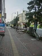 玄関前の歩道です