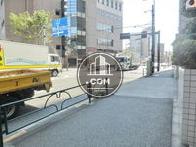 玄関前の歩道