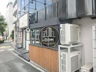 １階は店舗になっております