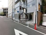 ビル1階周辺です