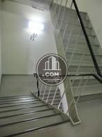 非常階段は建物内にございます