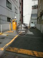隣にコインパーキングがあります